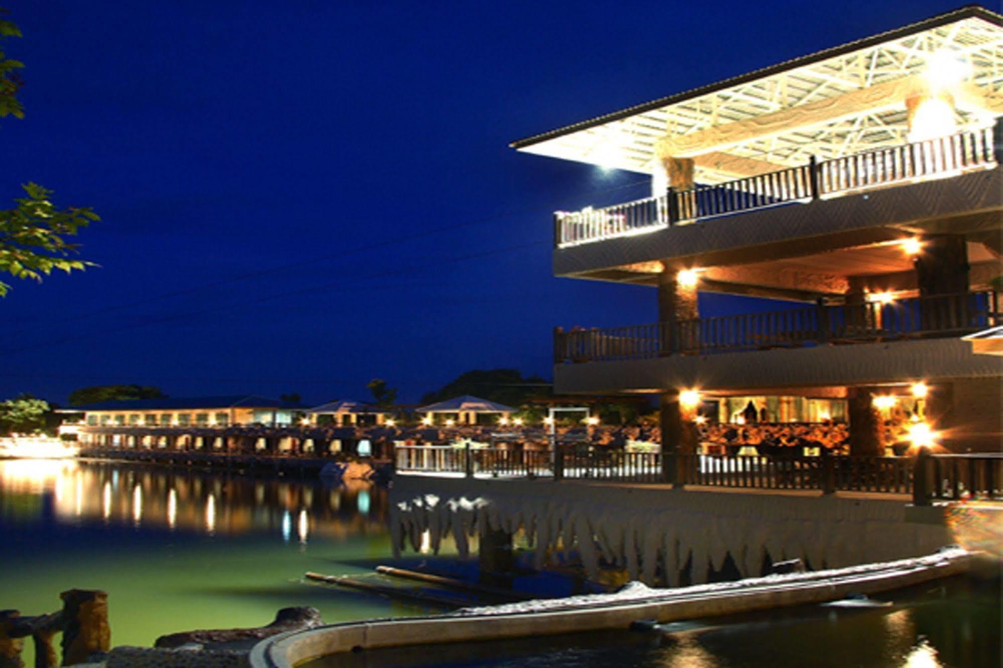 Chart Trip Resort Nakhon Ratchasima Extérieur photo
